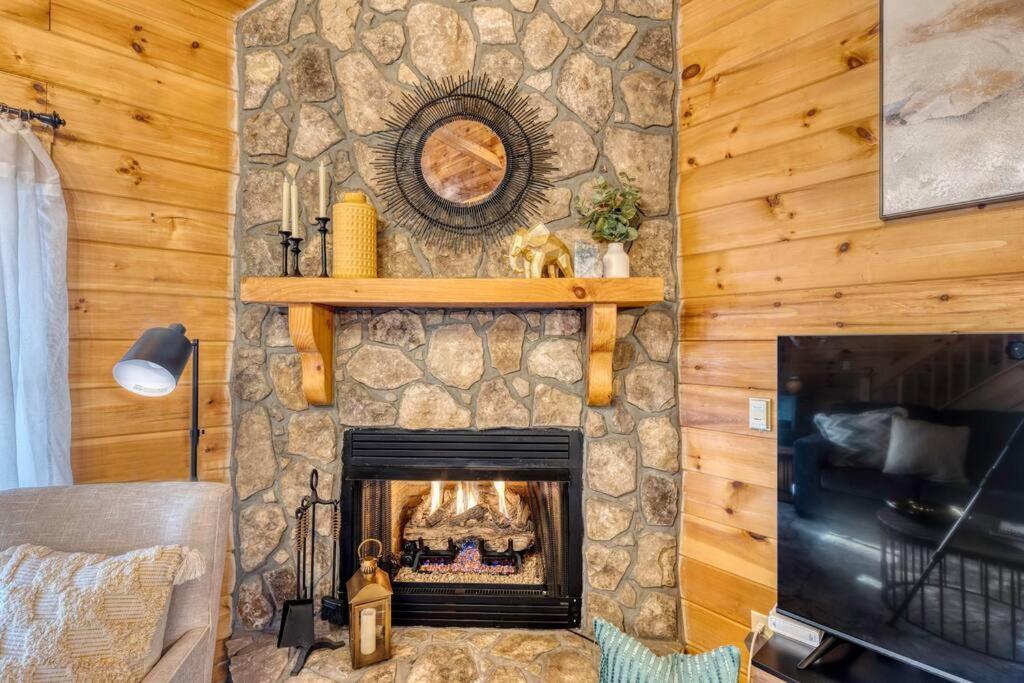 Mtn Cabin Sleeps 10 - 5 Mins To Fishing & Camping Ellijay Eksteriør billede