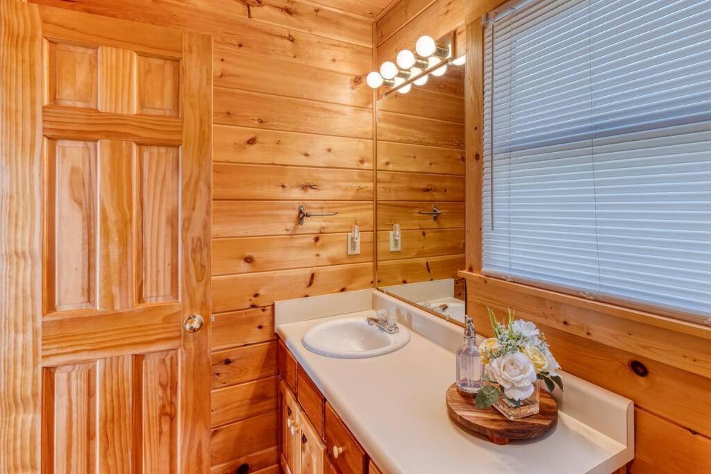 Mtn Cabin Sleeps 10 - 5 Mins To Fishing & Camping Ellijay Eksteriør billede