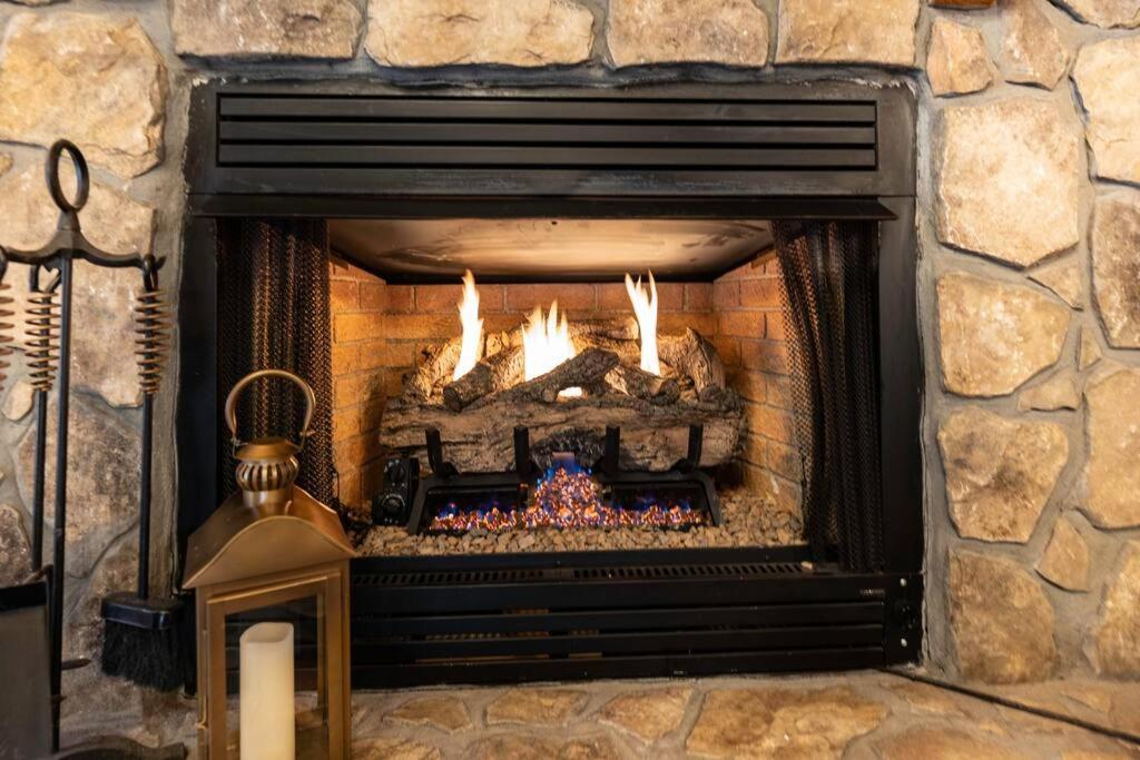 Mtn Cabin Sleeps 10 - 5 Mins To Fishing & Camping Ellijay Eksteriør billede