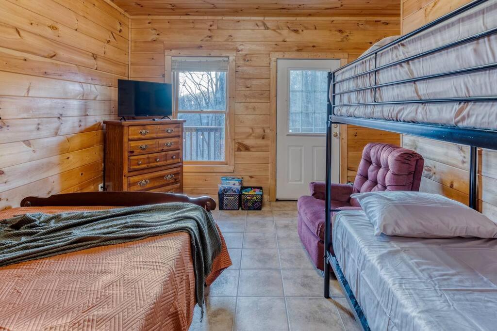 Mtn Cabin Sleeps 10 - 5 Mins To Fishing & Camping Ellijay Eksteriør billede